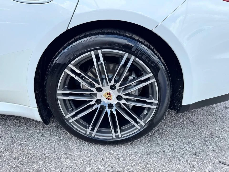 2015 Porsche 970 Panamera - Image 9 of 20