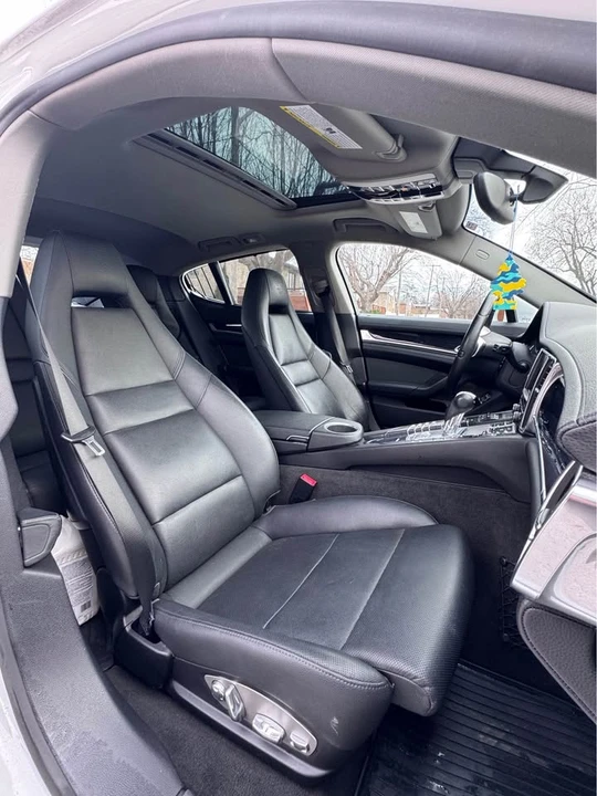 2015 Porsche 970 Panamera - Image 16 of 18