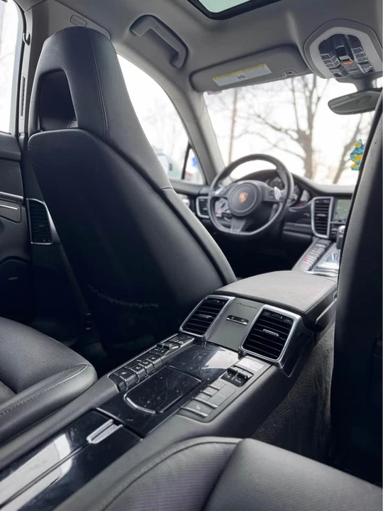 2015 Porsche 970 Panamera - Image 18 of 18