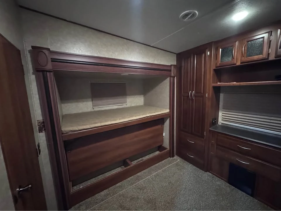 2015 Forest River - Image 16 of 20