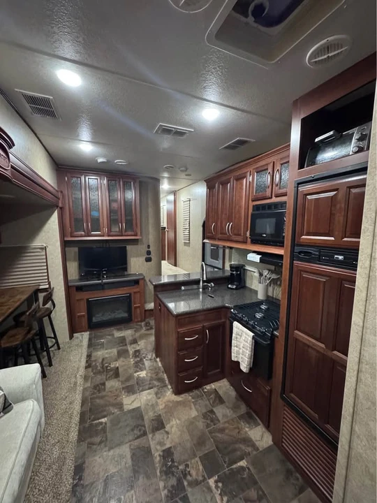2015 Forest River - Image 8 of 20