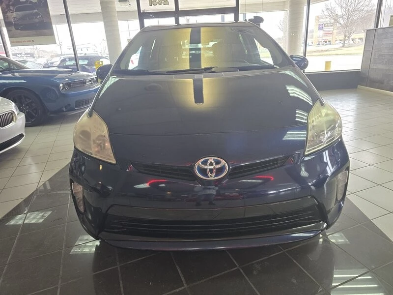 2015 Toyota Prius 3rd Gen - Image 2 of 4