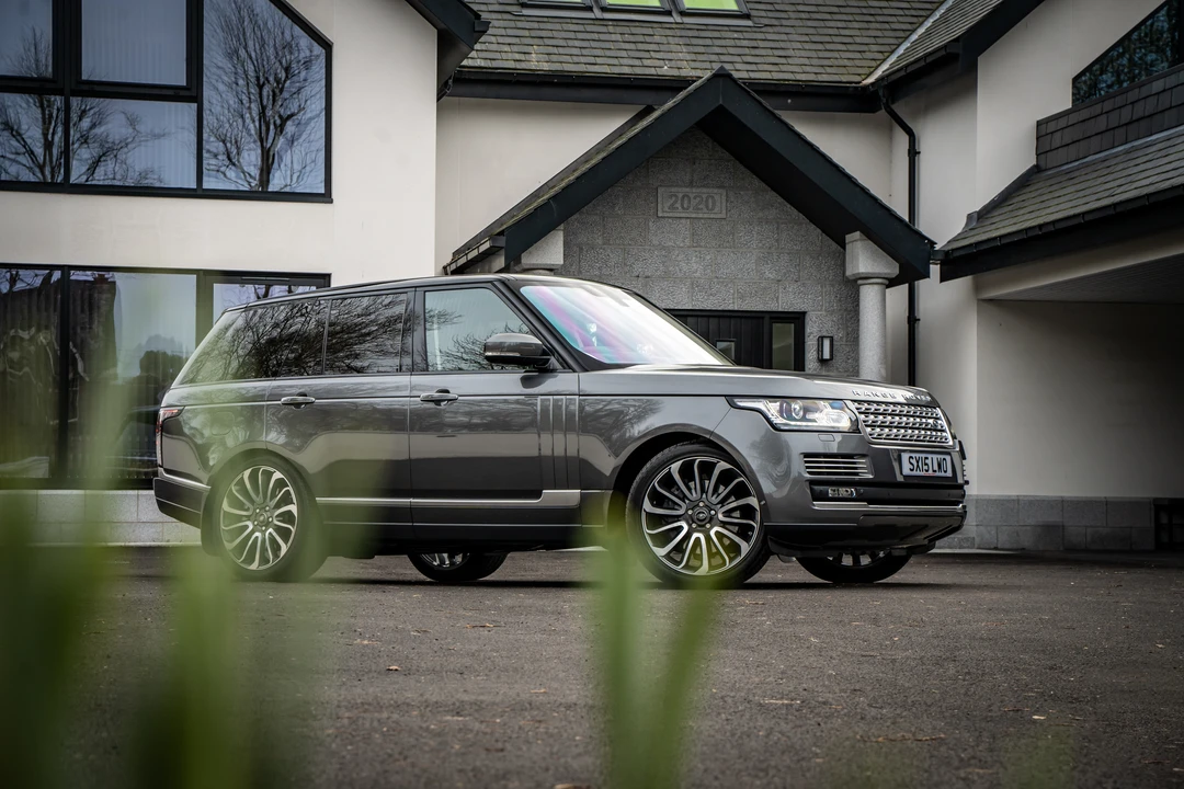 2015 Land Rover Range Rover L322 - Image 17 of 31