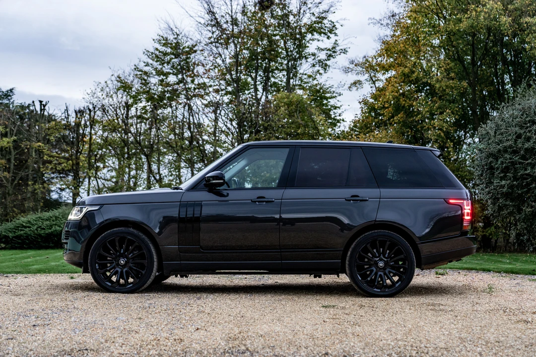 2015 Land Rover Range Rover L405 - Image 17 of 31