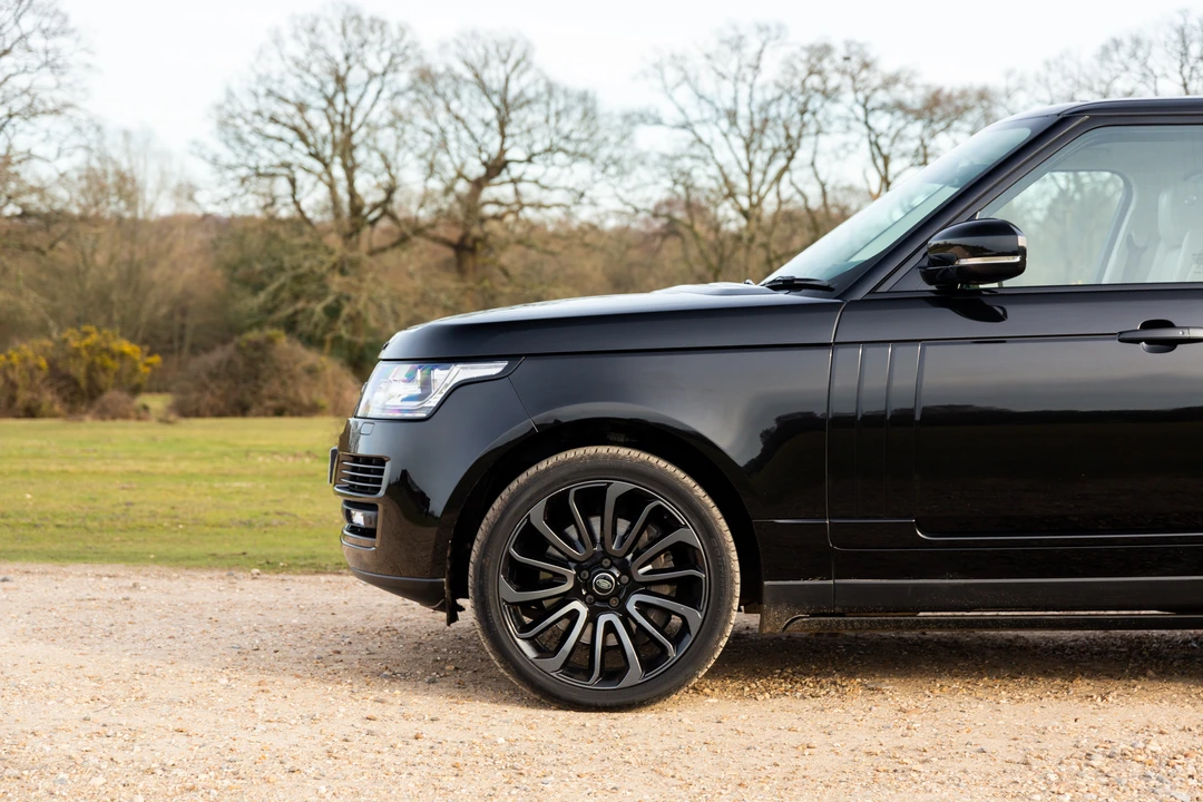 2015 Land Rover Range Rover L405 - Image 18 of 31