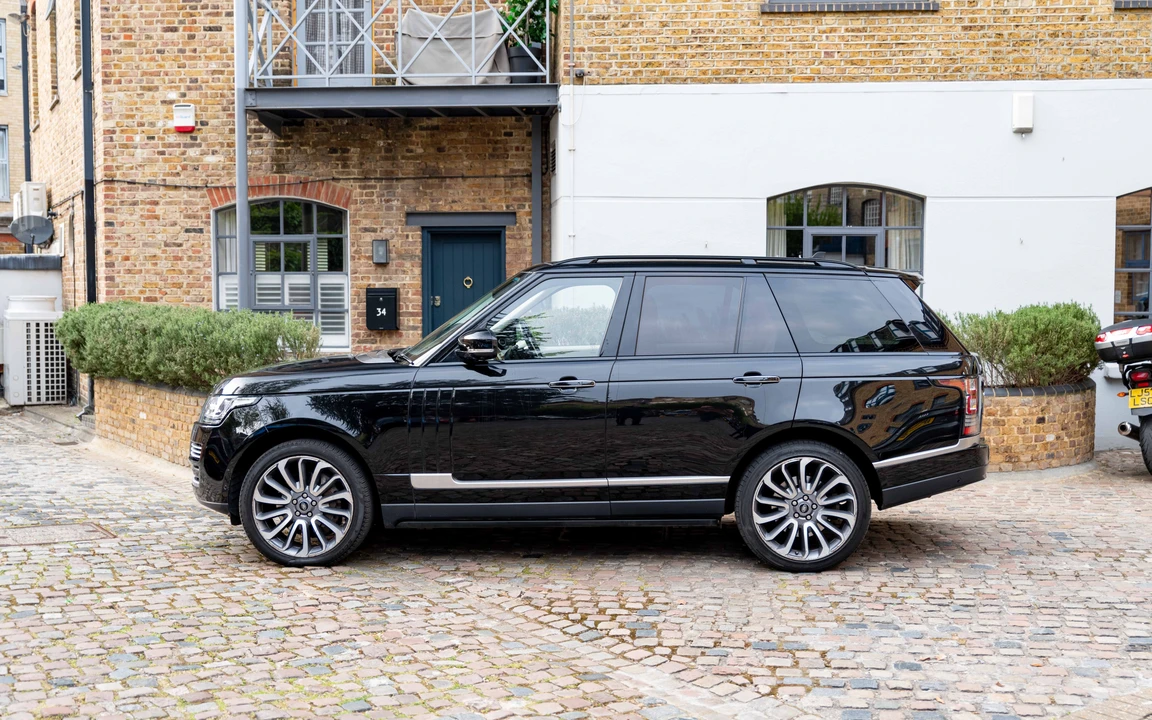 2015 Land Rover Range Rover L405 - Image 13 of 31