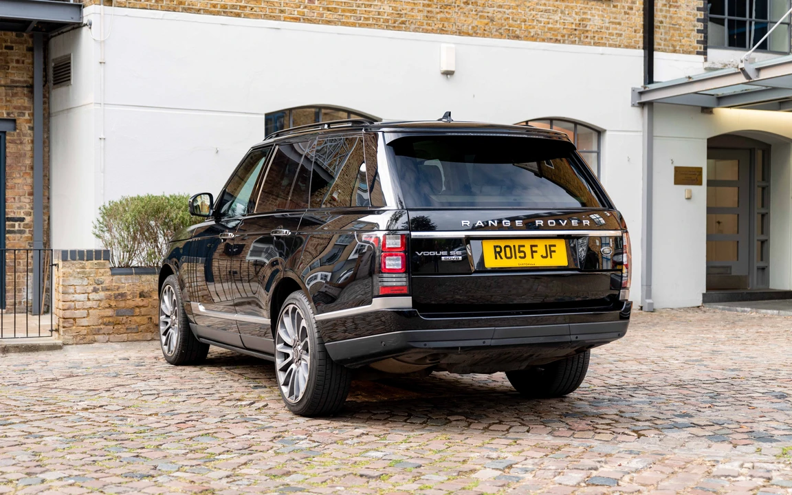 2015 Land Rover Range Rover L405 - Image 12 of 31