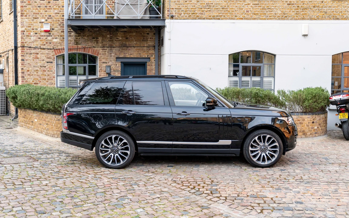 2015 Land Rover Range Rover L405 - Image 8 of 31