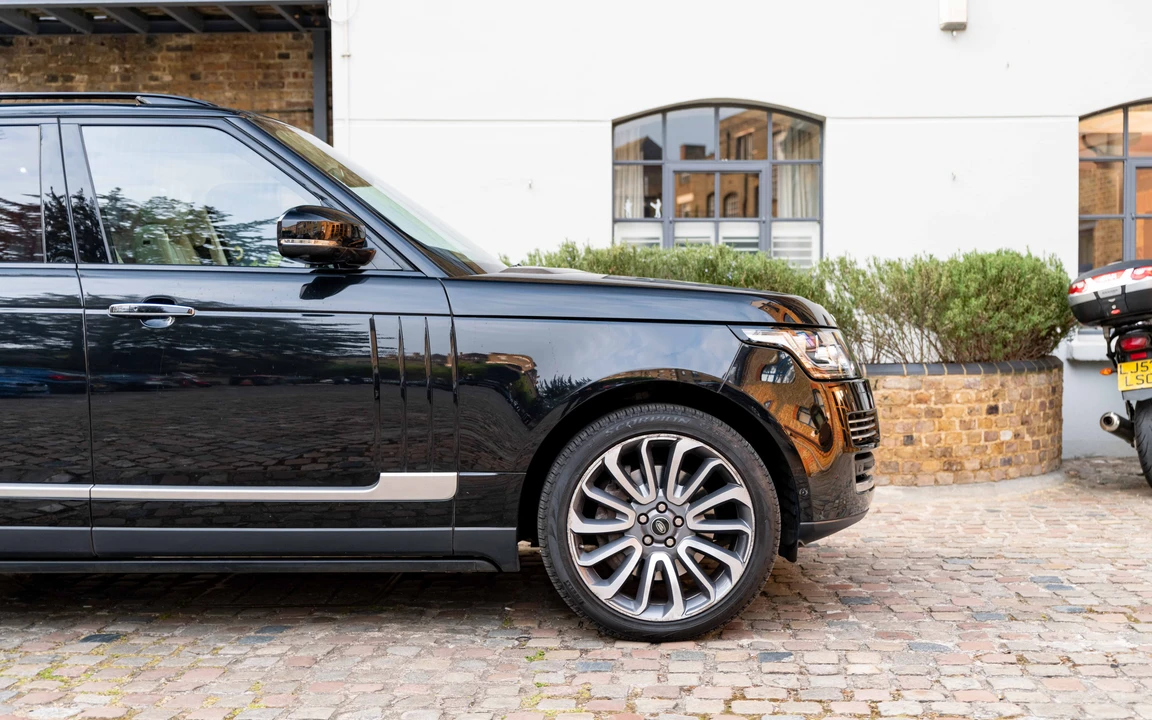 2015 Land Rover Range Rover L405 - Image 20 of 31