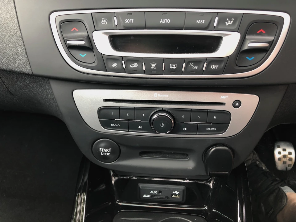 2015 Renault Megane RS II 3rd Gen - Image 29 of 31