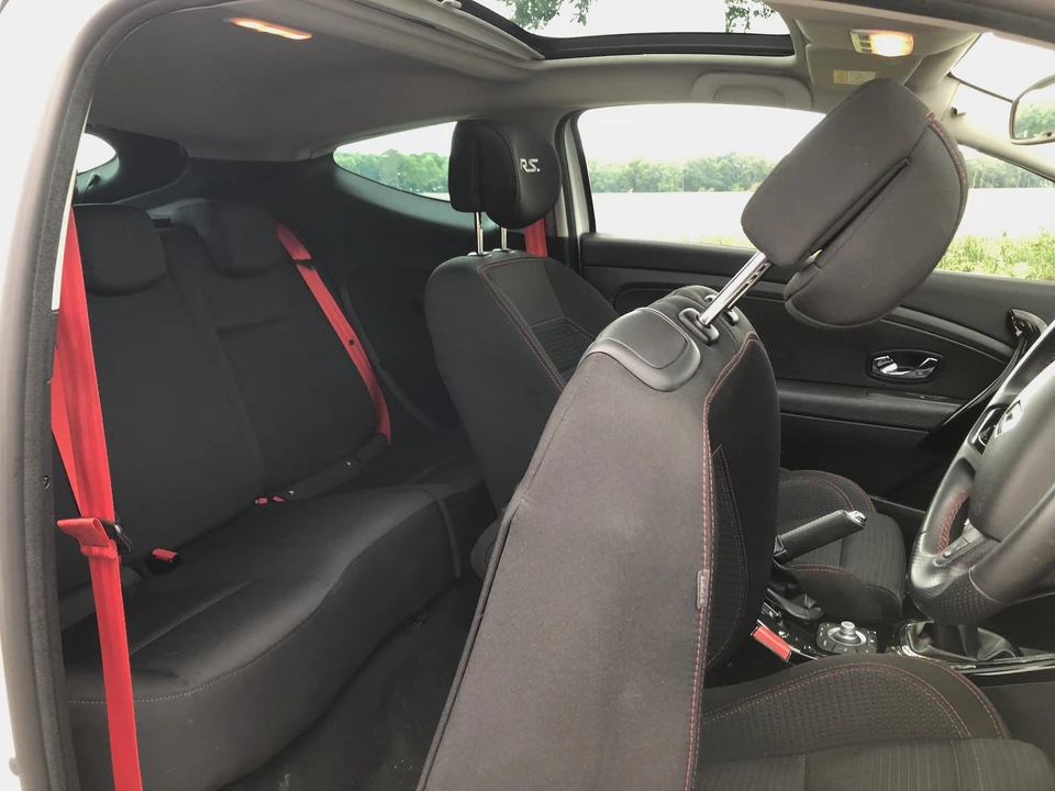 2015 Renault Megane RS II 3rd Gen - Image 25 of 31