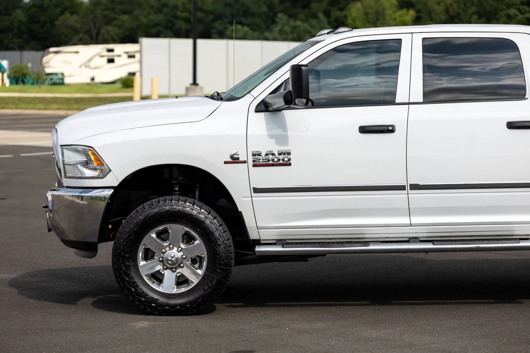 2015 Ram Heavy Duty - Image 10 of 31