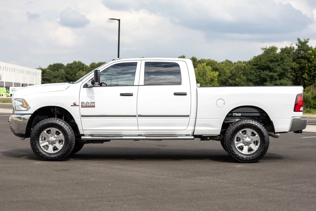 2015 Ram Heavy Duty - Image 13 of 31