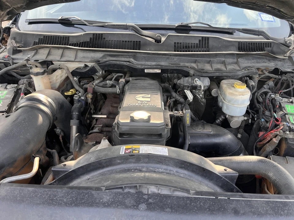 2015 Ram Heavy Duty - Image 16 of 17