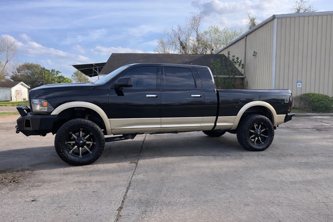 2015 Ram Heavy Duty - Image 2 of 17