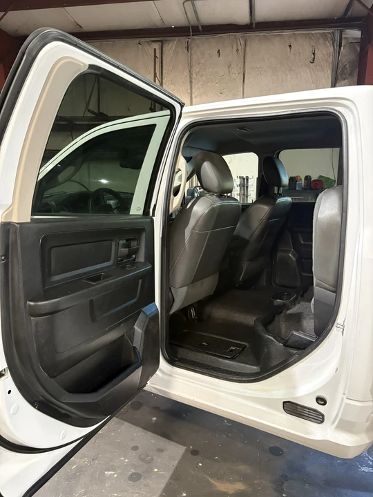 2015 Ram Heavy Duty - Image 16 of 24