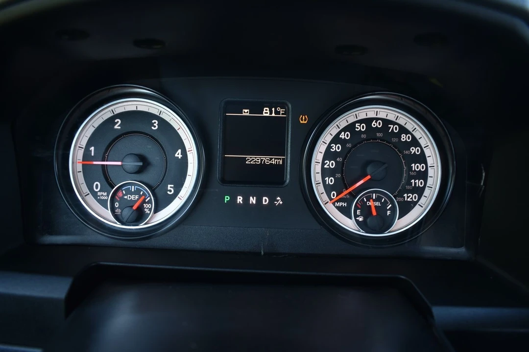 2015 Ram Heavy Duty - Image 11 of 17