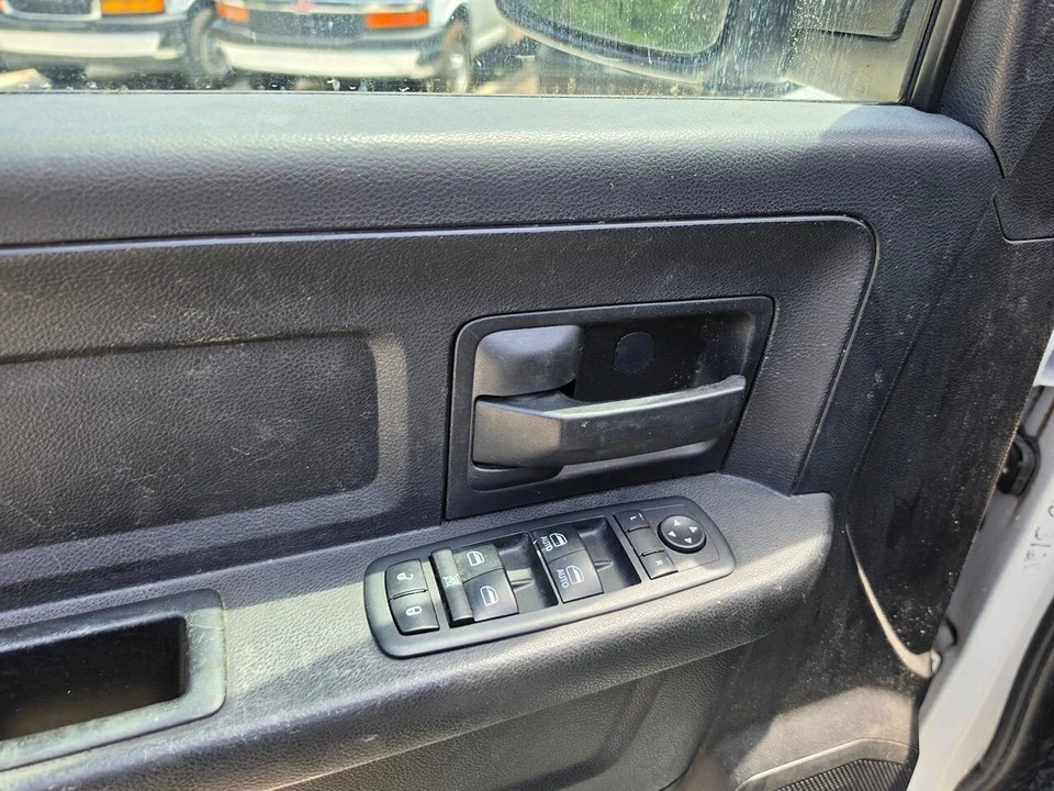 2015 Ram Heavy Duty - Image 26 of 31