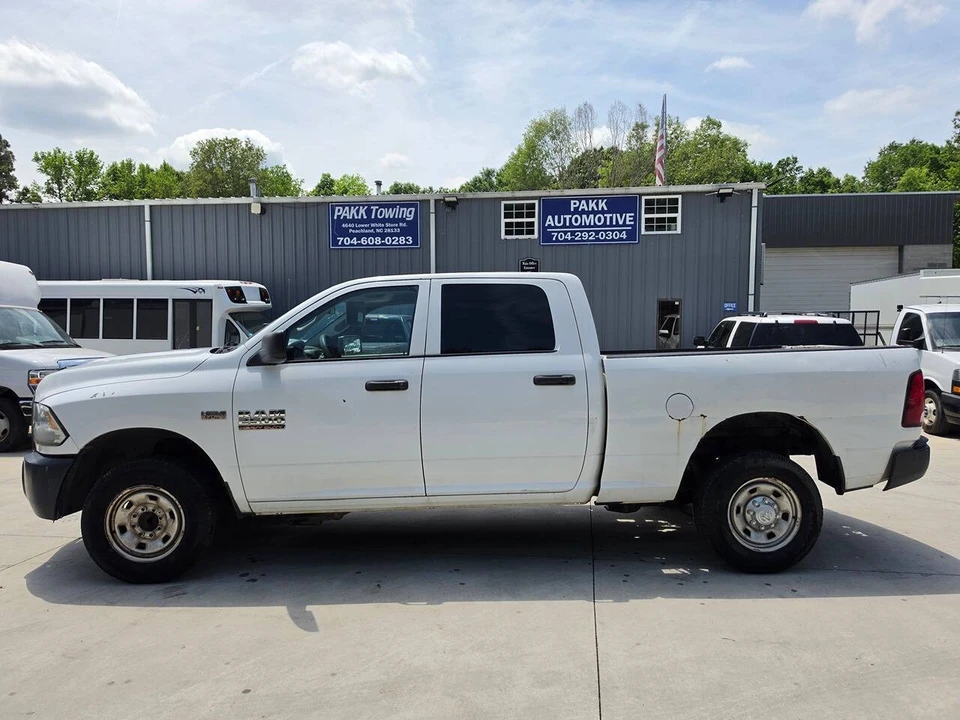 2015 Ram Heavy Duty - Image 3 of 31
