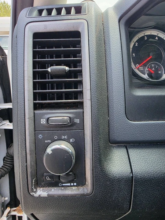 2015 Ram Heavy Duty - Image 28 of 31