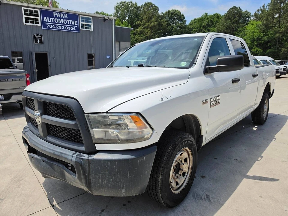 2015 Ram Heavy Duty - Image 2 of 31