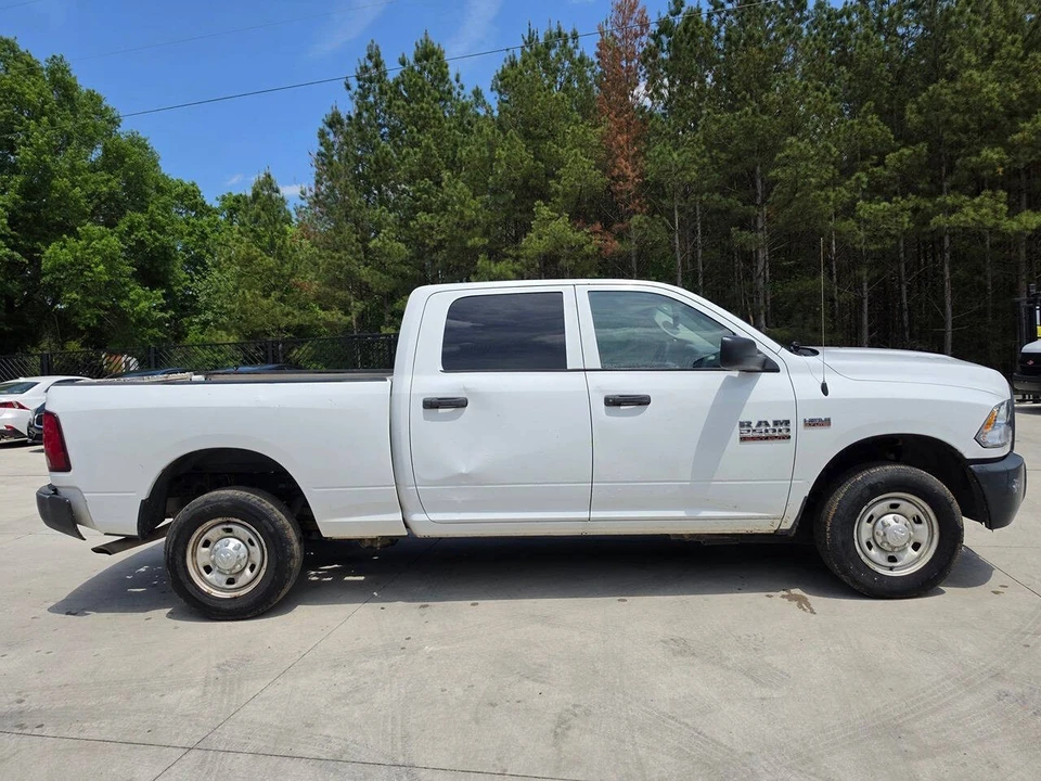 2015 Ram Heavy Duty - Image 7 of 31