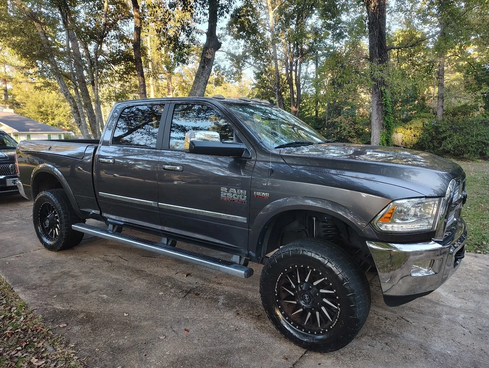 2015 Ram Heavy Duty - Image 3 of 10