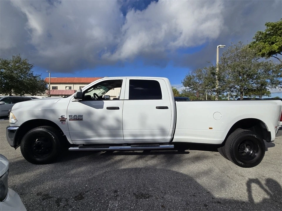 2015 Ram 3500 - Image 4 of 12