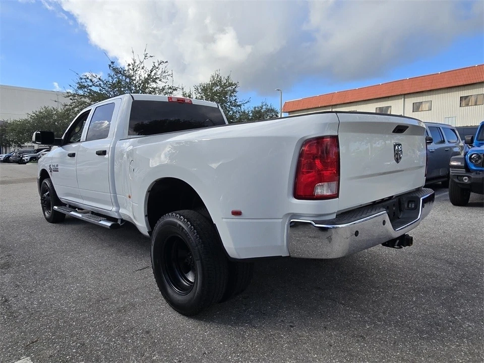 2015 Ram 3500 - Image 5 of 12