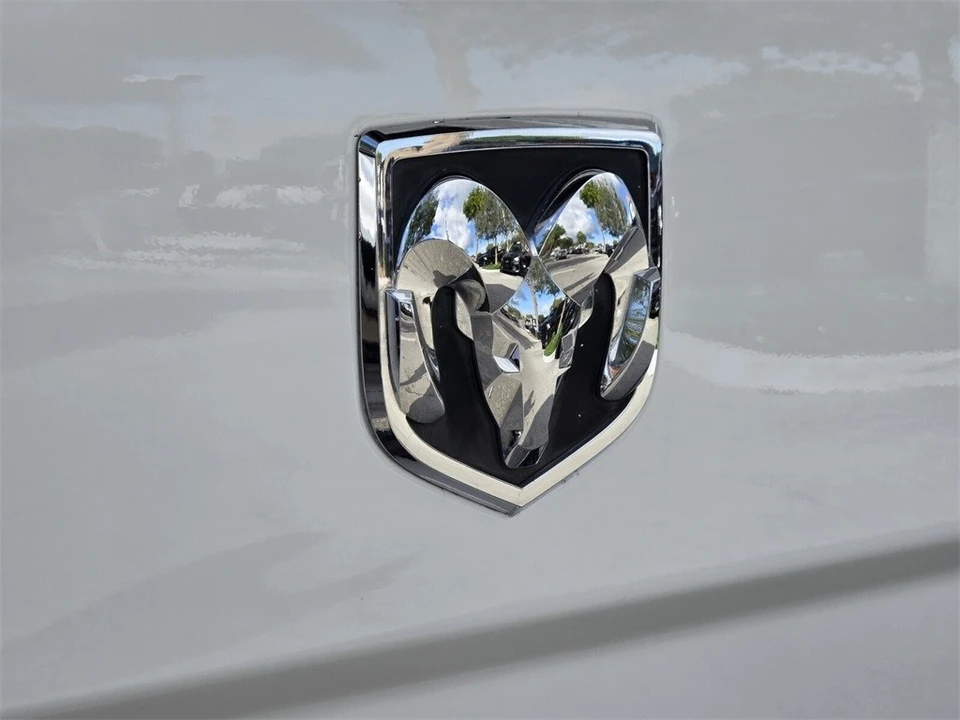 2015 Ram 3500 - Image 8 of 12