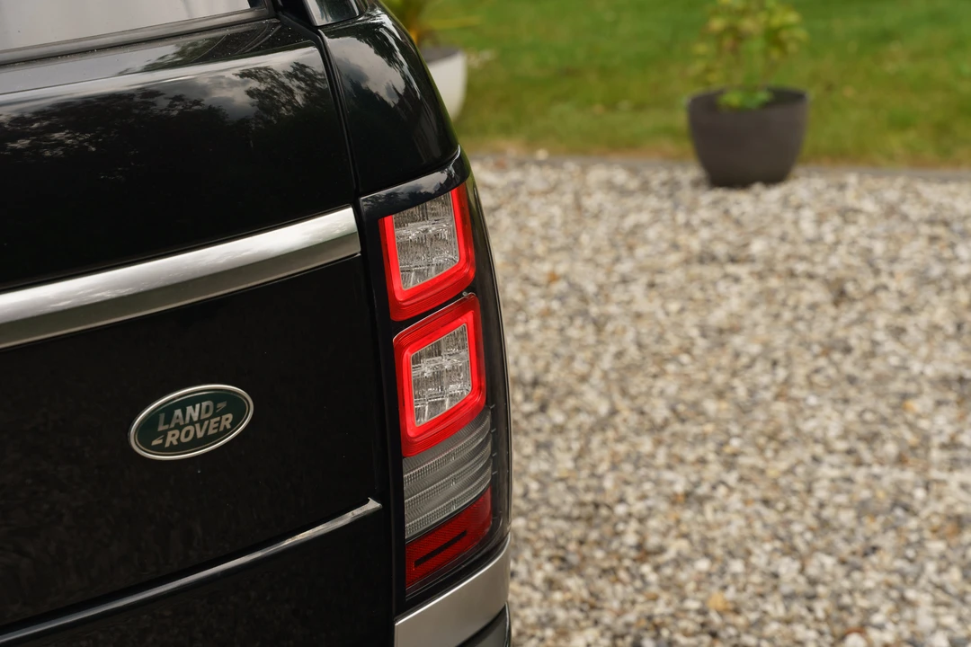 2015 Land Rover Range Rover L405 - Image 13 of 31