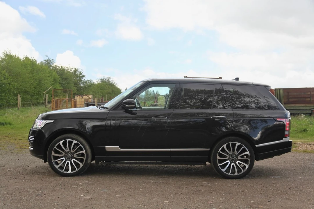 2015 Land Rover Range Rover L405 - Image 4 of 30