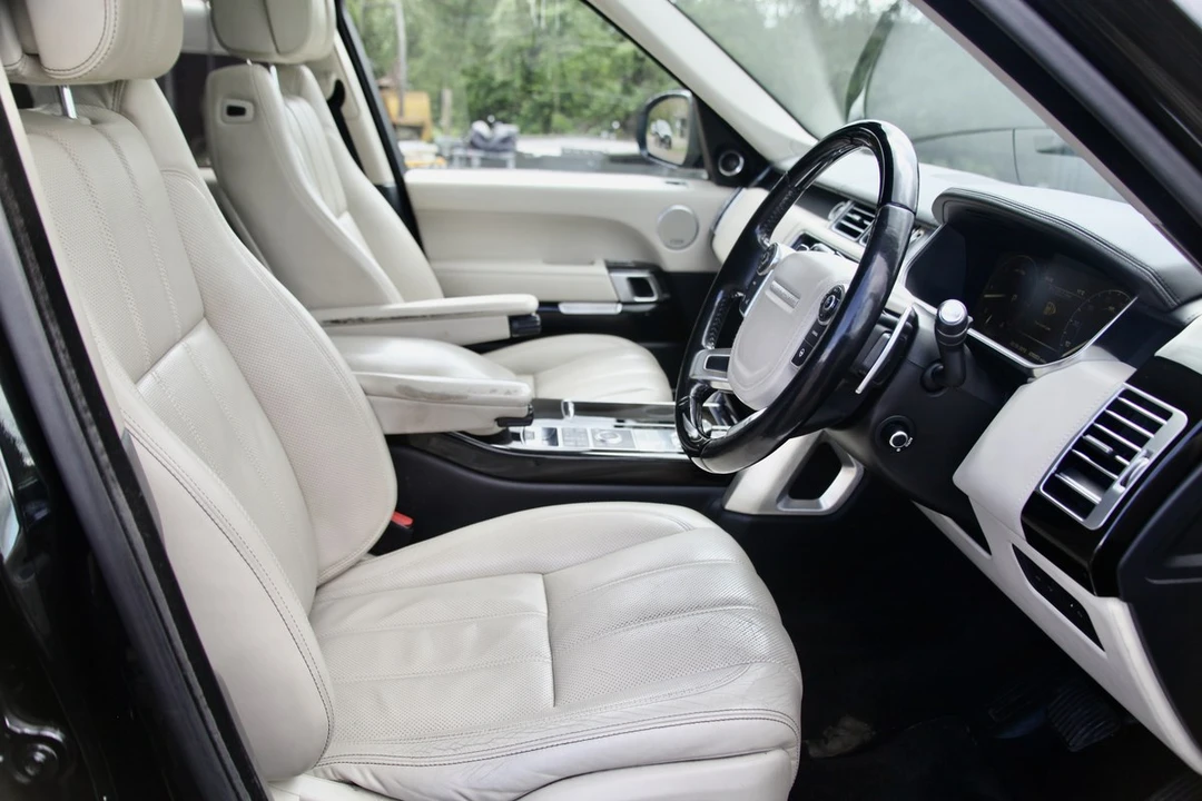 2015 Land Rover Range Rover L405 - Image 18 of 30