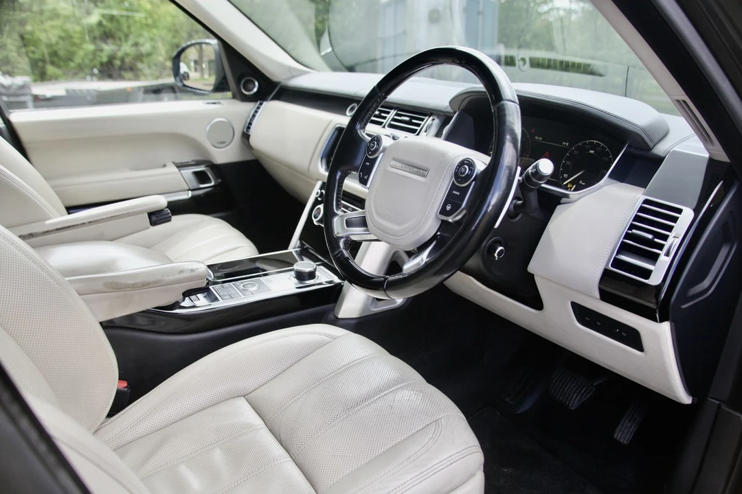 2015 Land Rover Range Rover L405 - Image 15 of 30