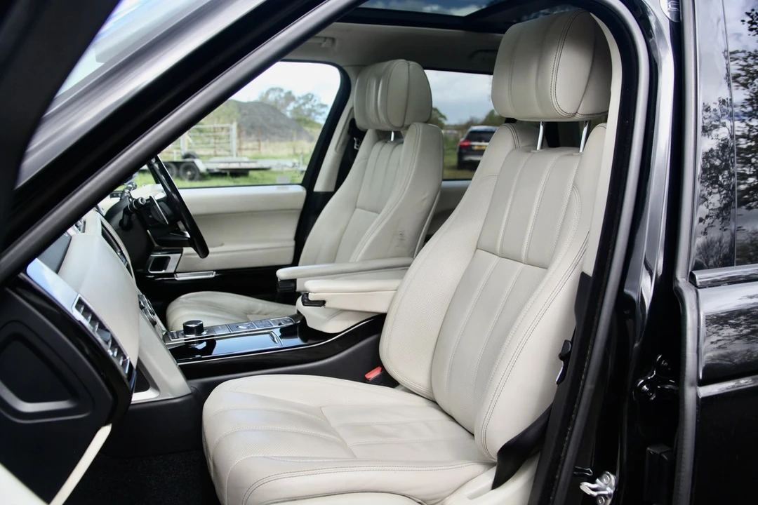 2015 Land Rover Range Rover L405 - Image 25 of 30