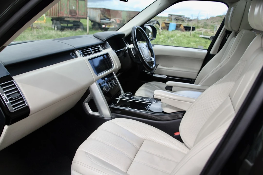 2015 Land Rover Range Rover L405 - Image 24 of 30