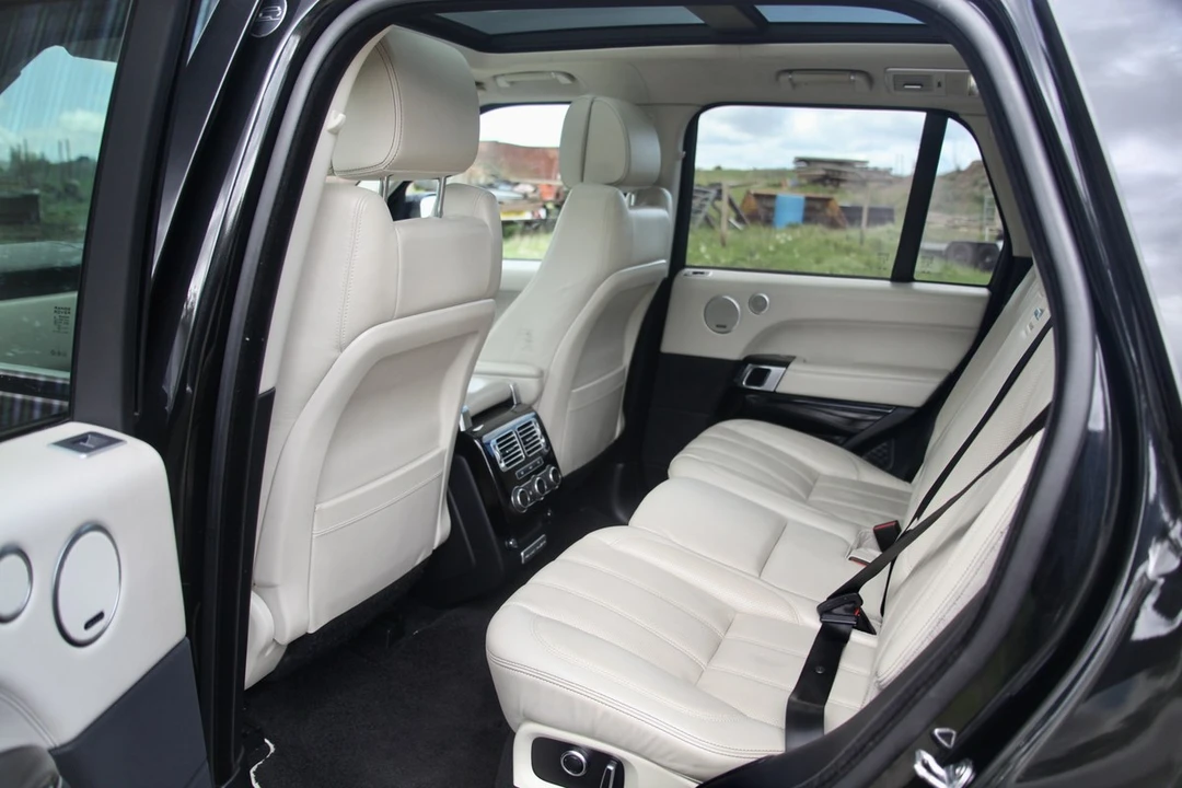 2015 Land Rover Range Rover L405 - Image 27 of 30