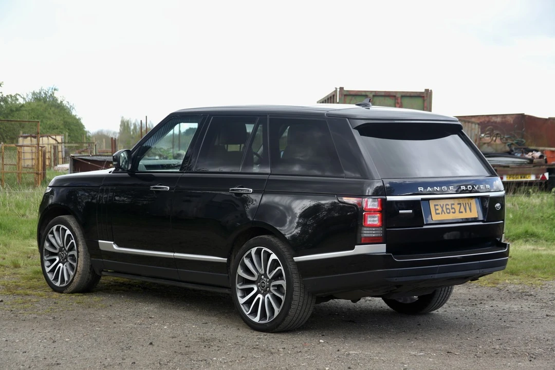 2015 Land Rover Range Rover L405 - Image 10 of 30