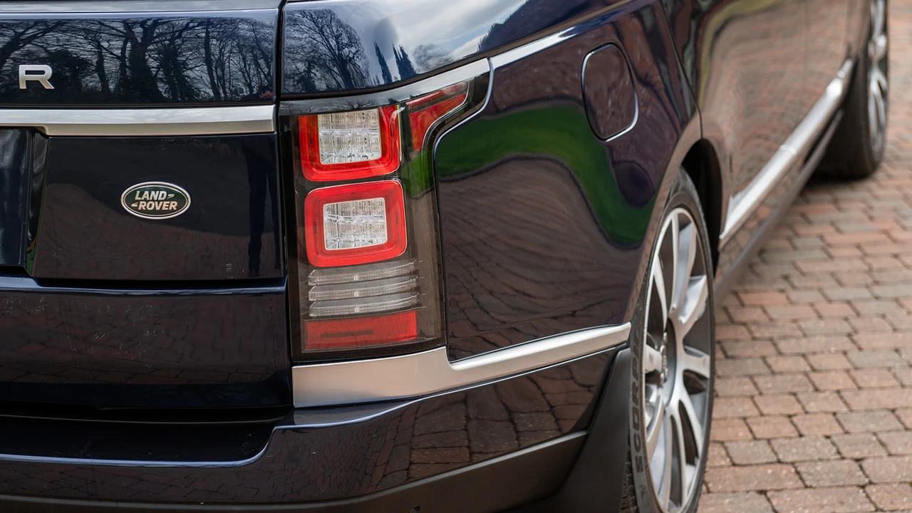 2015 Land Rover Range Rover L322 - Image 24 of 31