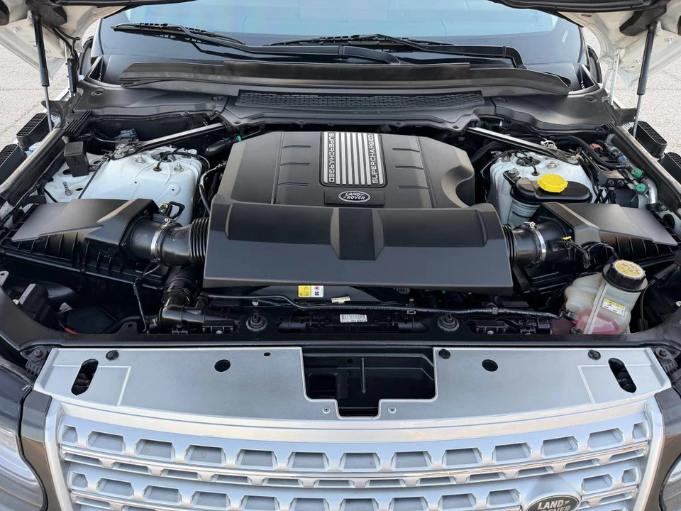 2015 Land Rover Range Rover L405 - Image 24 of 24