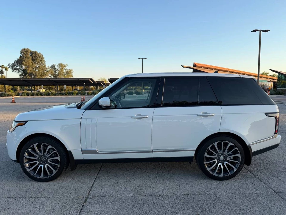 2015 Land Rover Range Rover L405 - Image 8 of 24