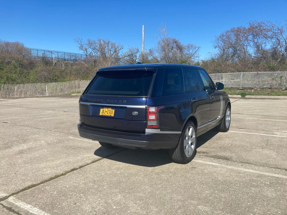 2015 Land Rover Range Rover L405 - Image 14 of 31