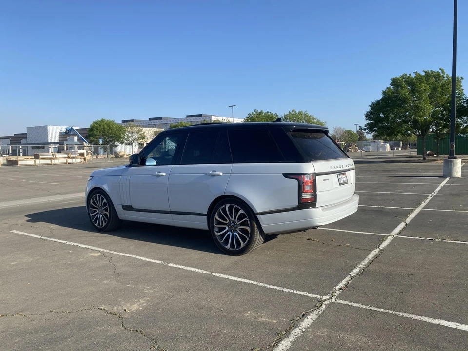 2015 Land Rover Range Rover L405 - Image 9 of 31