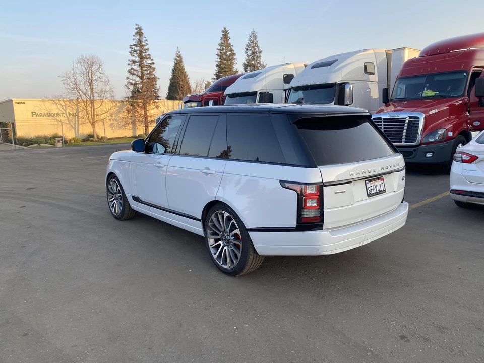 2015 Land Rover Range Rover L405 - Image 10 of 31