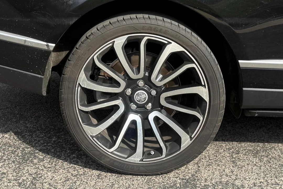 2015 Land Rover Range Rover L405 - Image 19 of 31