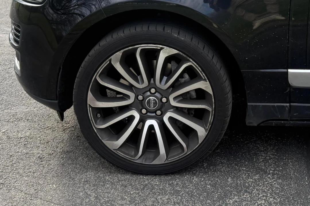 2015 Land Rover Range Rover L405 - Image 17 of 31