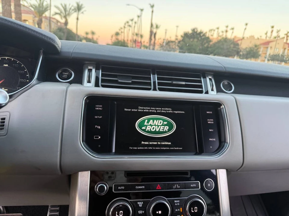 2015 Land Rover Range Rover L405 - Image 10 of 16