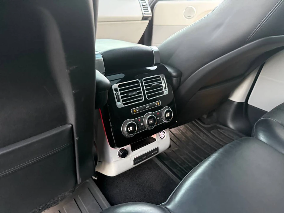 2015 Land Rover Range Rover L405 - Image 12 of 16