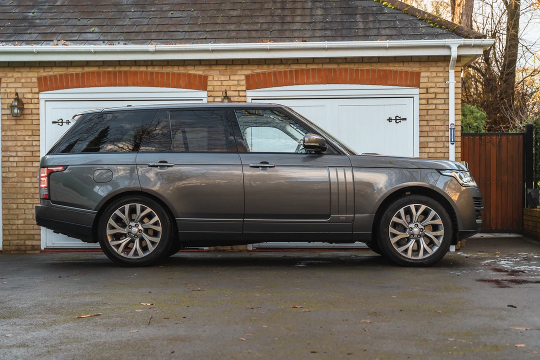 2015 Land Rover Range Rover L322 - Image 17 of 31