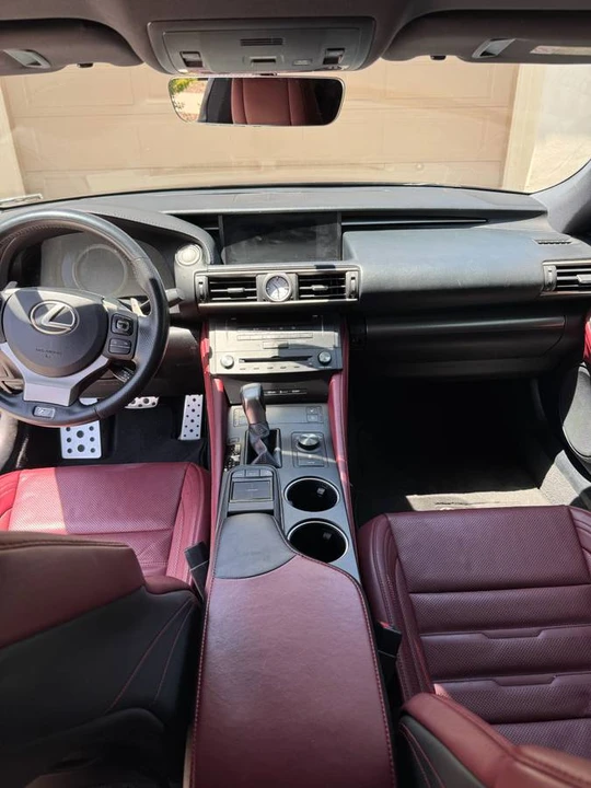 2015 Lexus RC - Image 4 of 7